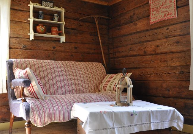 House in Vetlanda - Back to nature in this 200 year old hut in the middle of the forest.