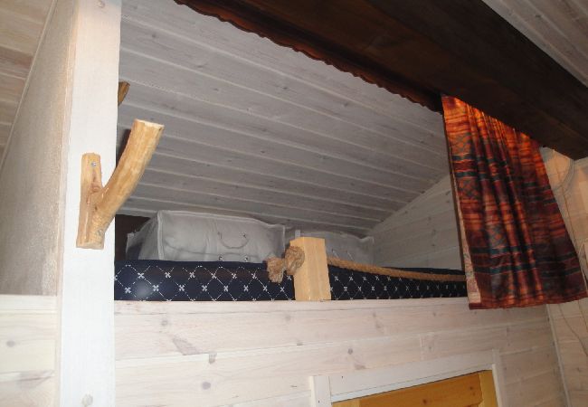 House in Karl Gustav - Viking cottage with lake view and fishing possibilities House in Karl Gustav - Viking cottage with lake view and fishing possibilities