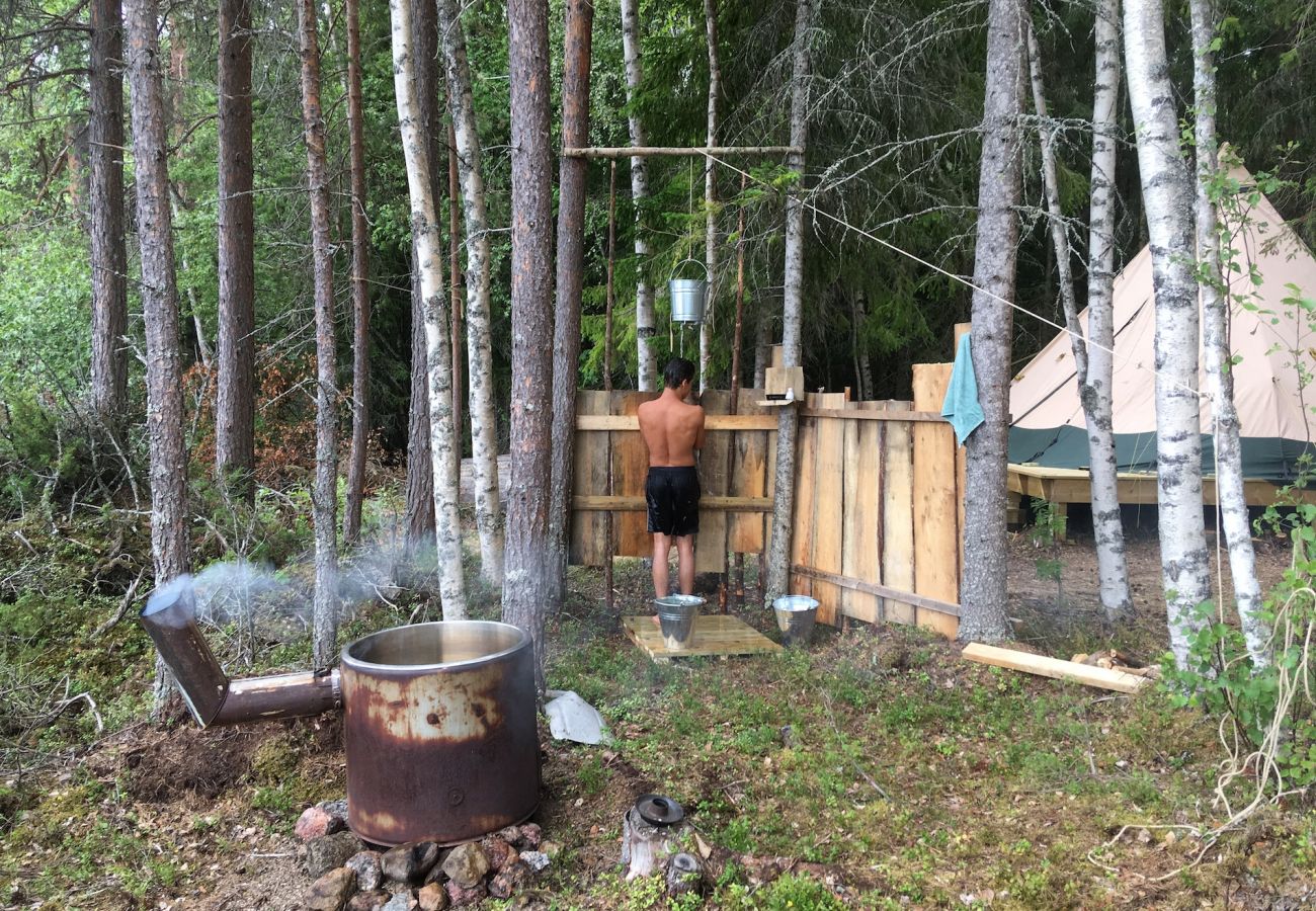 House in Gällö - Cozy log cabin on the lakeshore and in the middle of the forest