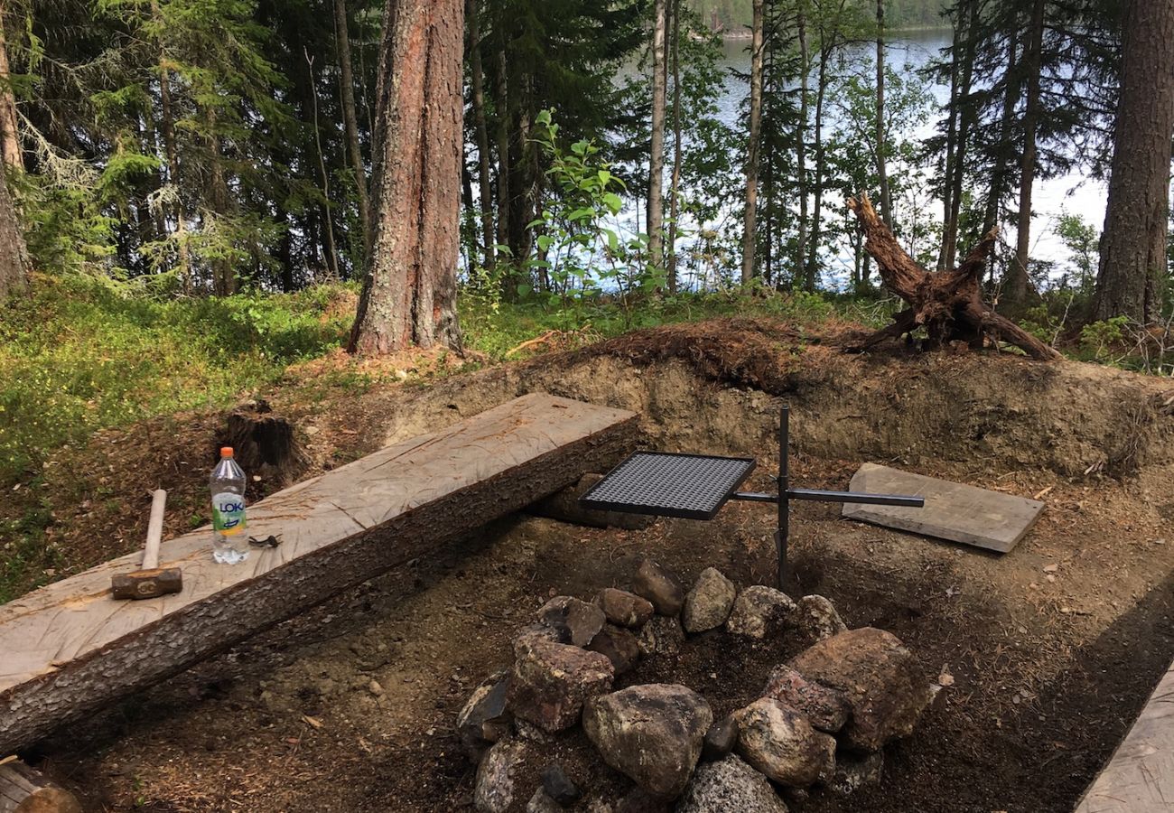 House in Gällö - Cozy log cabin on the lakeshore and in the middle of the forest