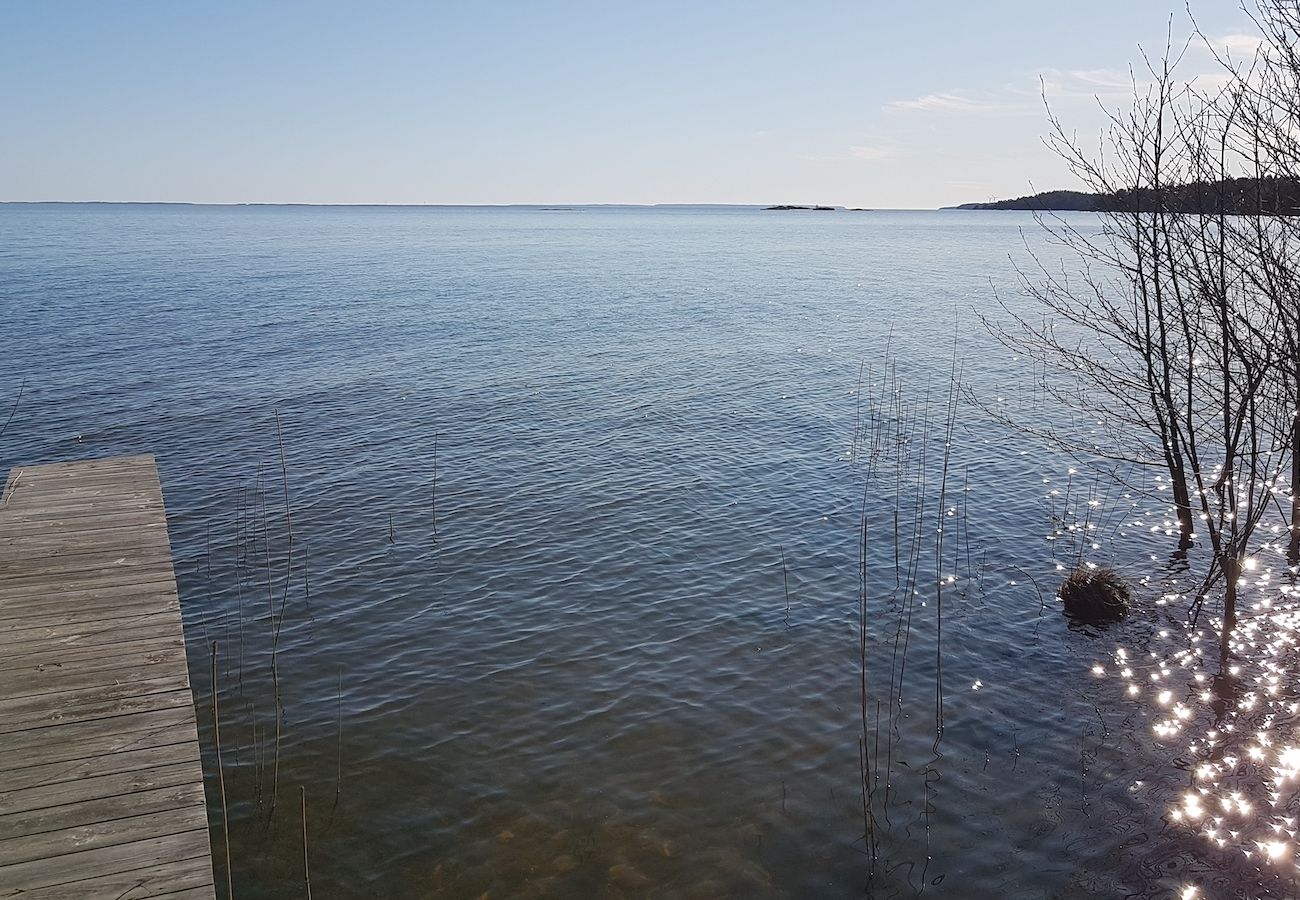 House in Mellerud - Holiday directly at the big lake Vänern