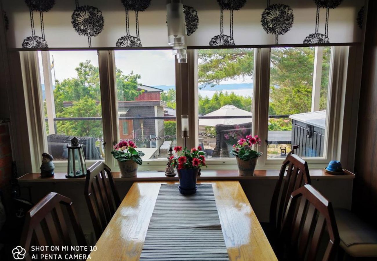 House in Uddevalla - Holiday home at the Byfjorden