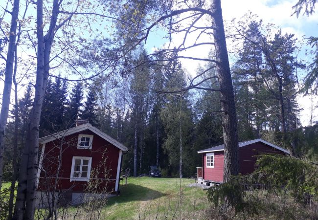 House in Nora - Beautiful retreat, directly in the forest