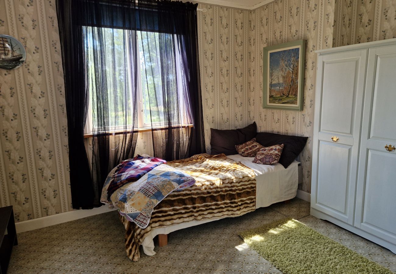 Cottage in Gullabo - Holiday between forest and paddocks in Småland