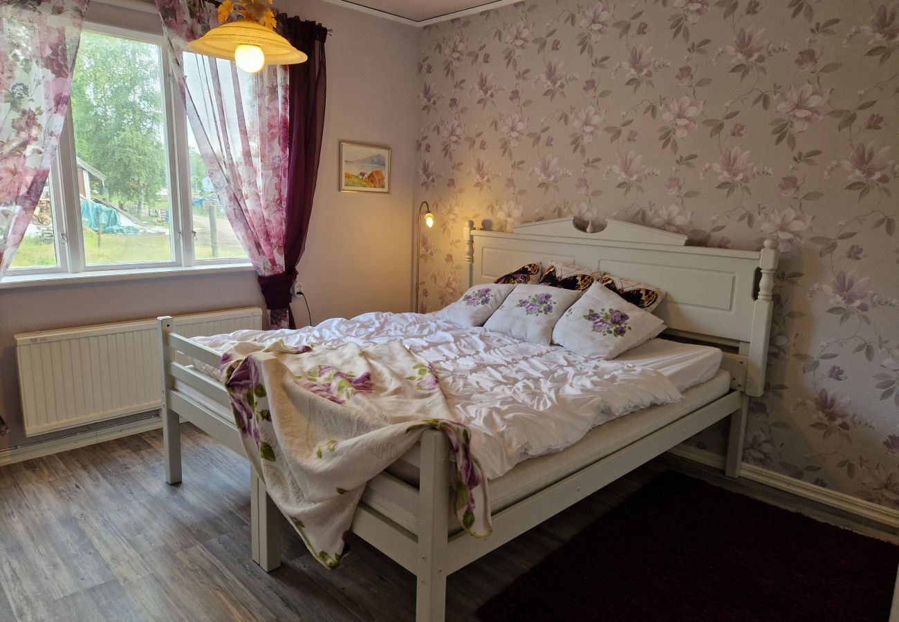 Cottage in Gullabo - Holiday between forest and paddocks in Småland
