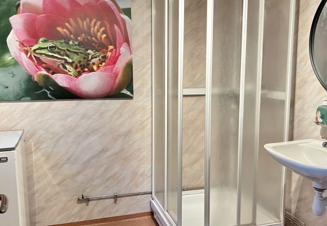 House in Vena - Dream vacation by the lake in Småland with sauna, hot tub and boat House in Vena - Dream vacation by the lake in Småland with sauna, hot tub and boat