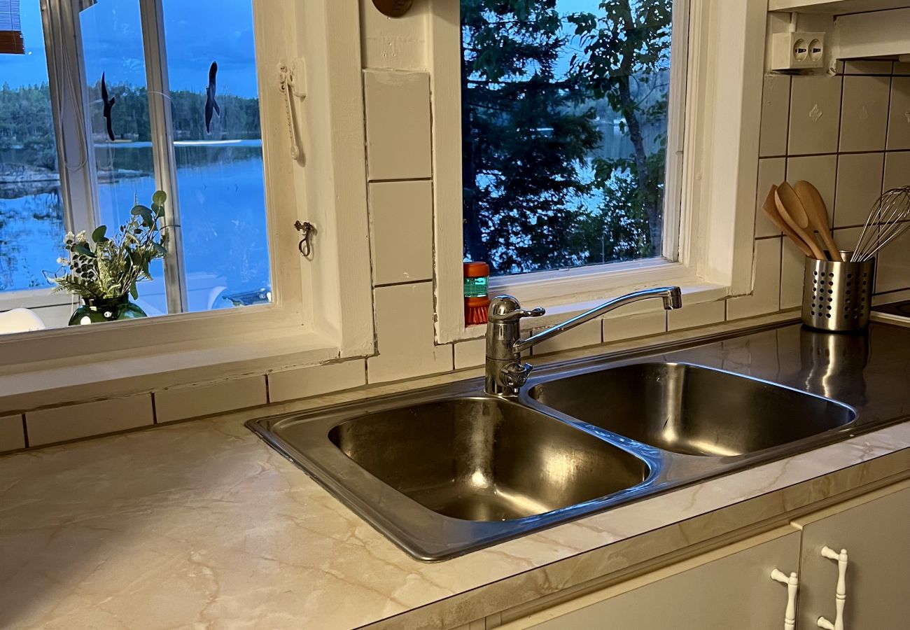 House in Vena - Dream vacation by the lake in Småland with sauna, hot tub and boat