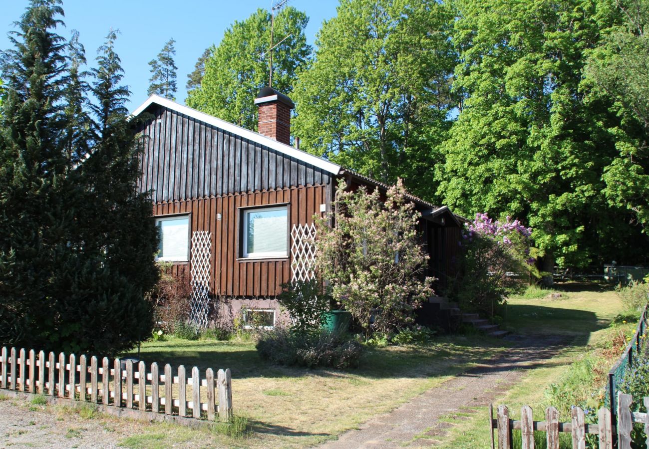 House in Norrhult - Nice holiday home in the Kingdom of Crystal with its own boat