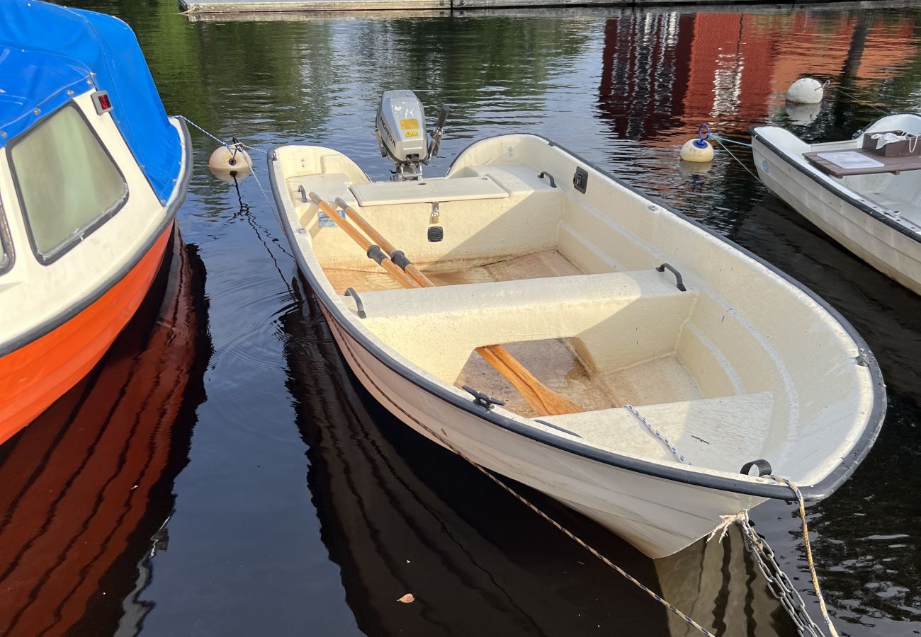 House in Norrhult - Nice holiday home in the Kingdom of Crystal with its own boat