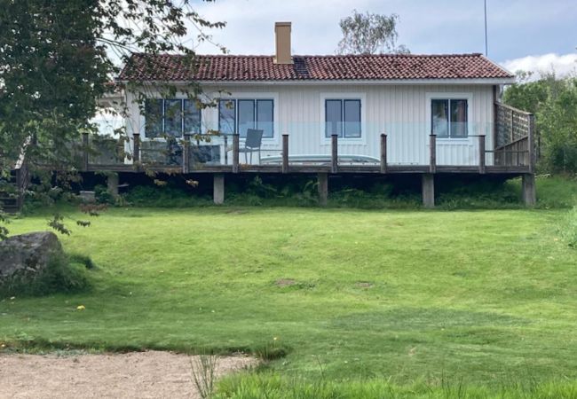 House in Ryd - Wonderful holiday home location right on the lake in Småland