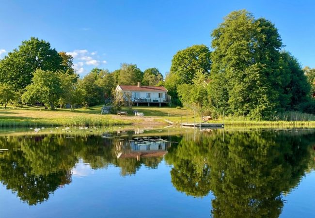 House in Ryd - Wonderful holiday home location right on the lake in Småland