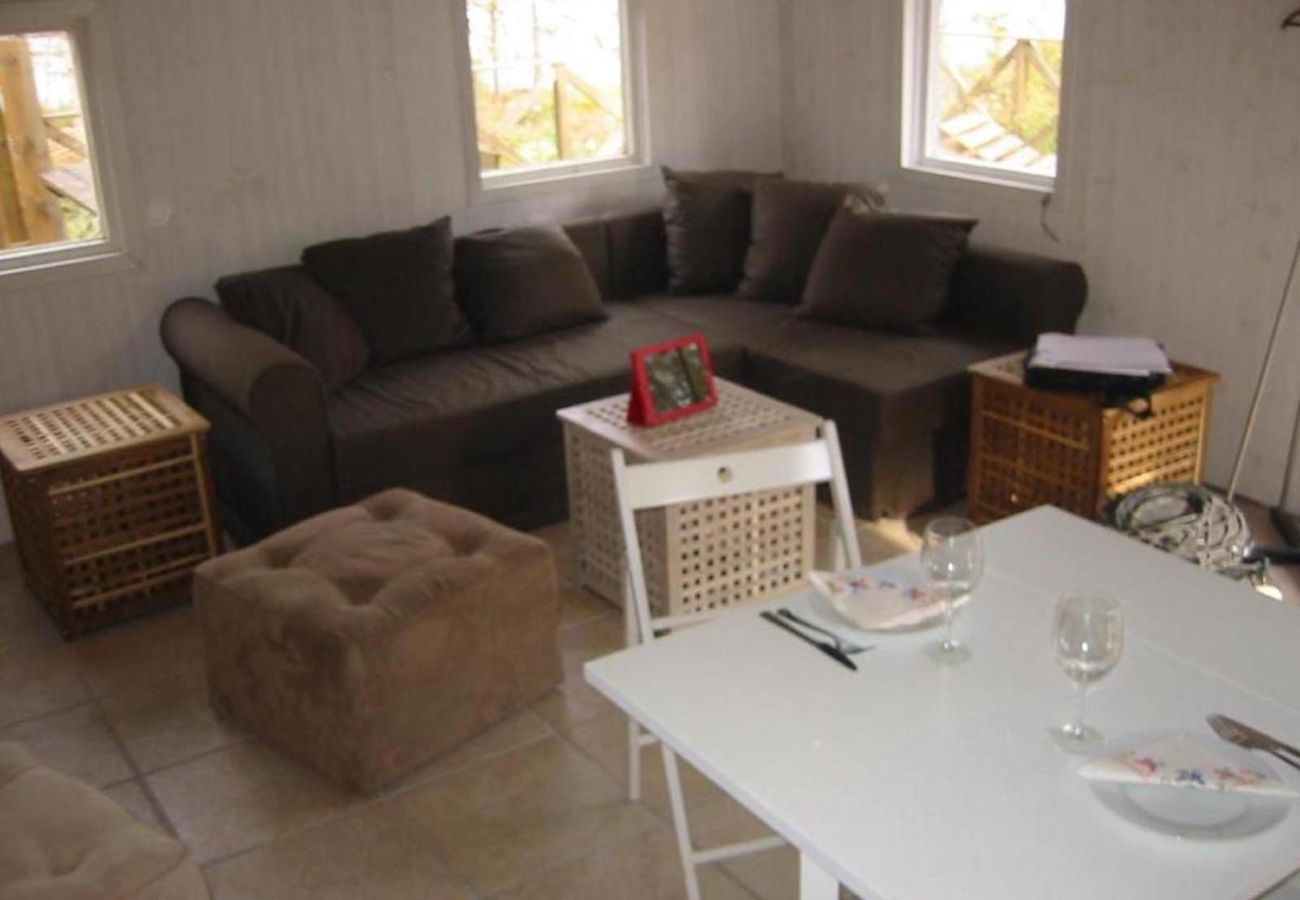 House in Hallabro - Holiday home for two by the lake