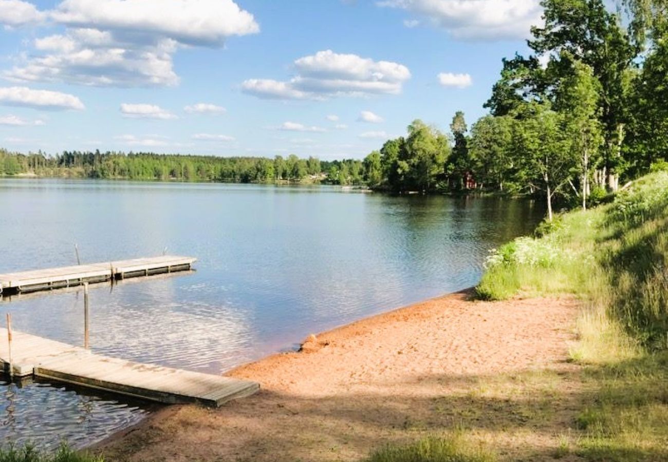 House in Ydre - Holiday directly on Lake Östra Lägern