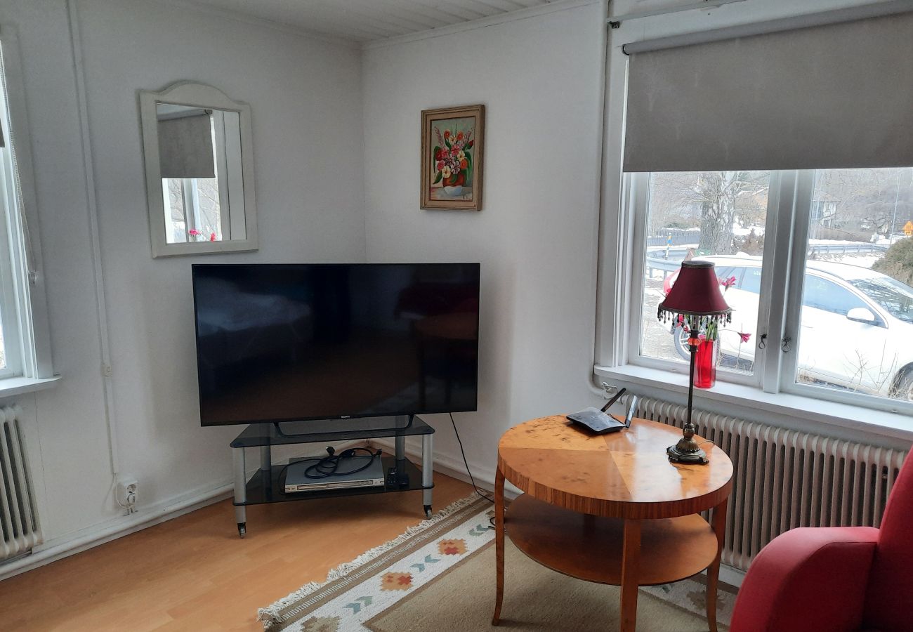 House in Holmsjö - Holiday home with panoramic views over the lake and private boat