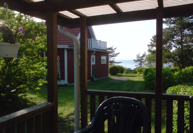 House in Löttorp - Beautiful holiday home 60 meters from the Baltic Sea on the sunny island of Öland House in Löttorp - Beautiful holiday home 60 meters from the Baltic Sea on the sunny island of Öland