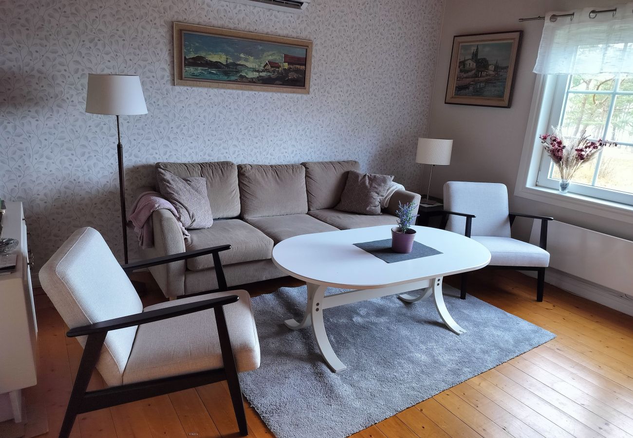 House in Löttorp - Beautiful holiday home 60 meters from the Baltic Sea on the sunny island of Öland