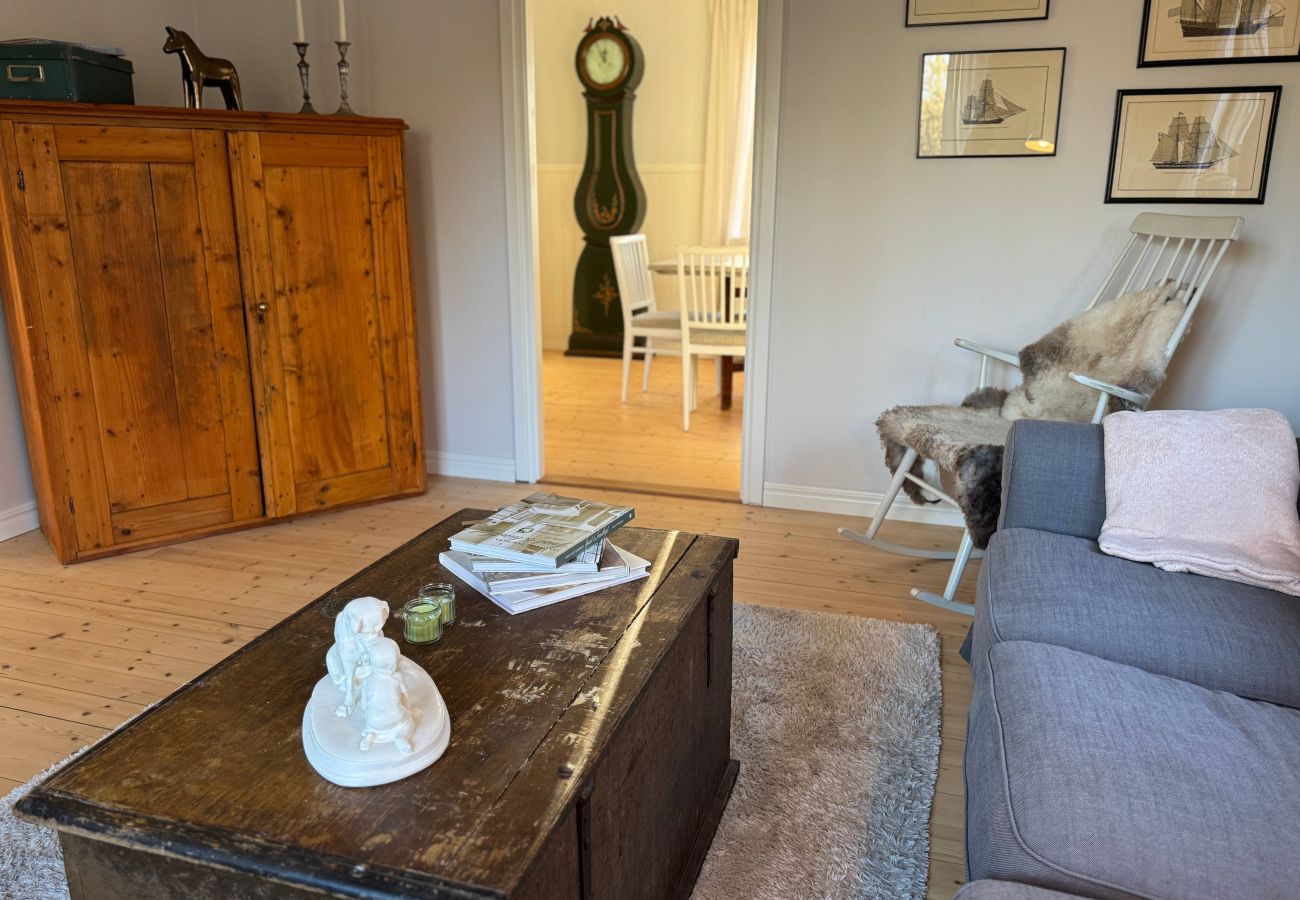 House in Blomstermåla - Modernly furnished holiday home in the Hornsö Nature Park in Småland