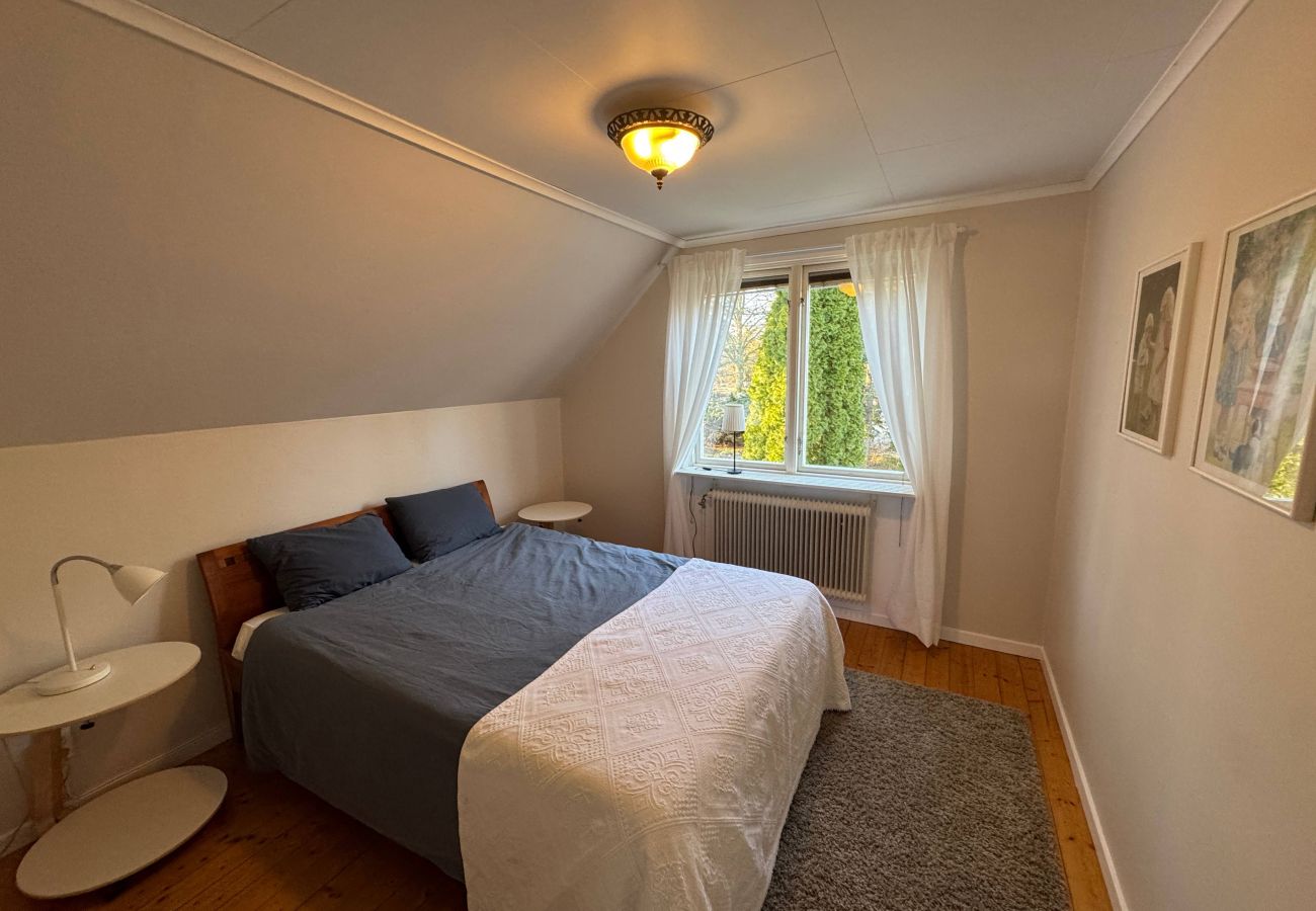 House in Blomstermåla - Modernly furnished holiday home in the Hornsö Nature Park in Småland