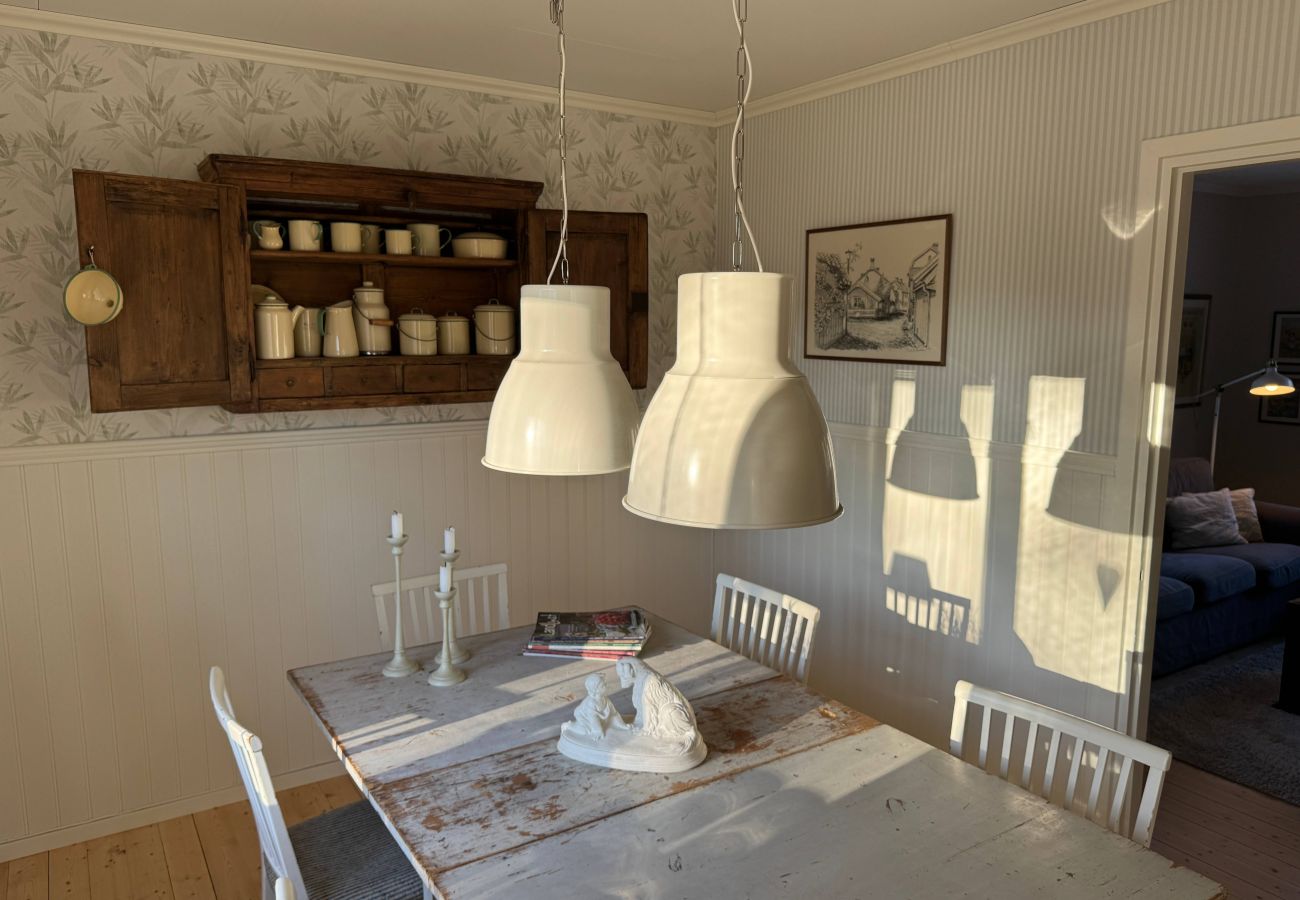 House in Blomstermåla - Modernly furnished holiday home in the Hornsö Nature Park in Småland