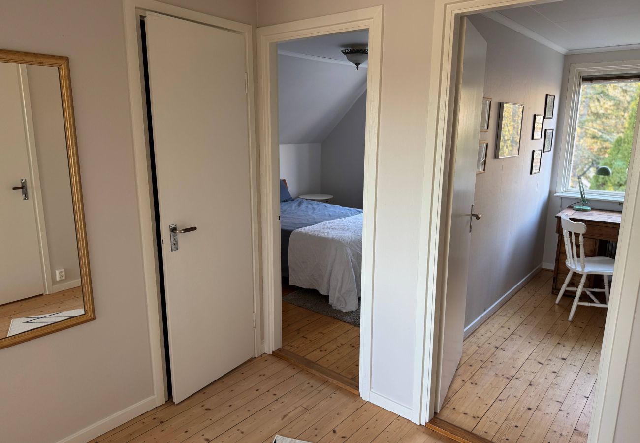 House in Blomstermåla - Modernly furnished holiday home in the Hornsö Nature Park in Småland