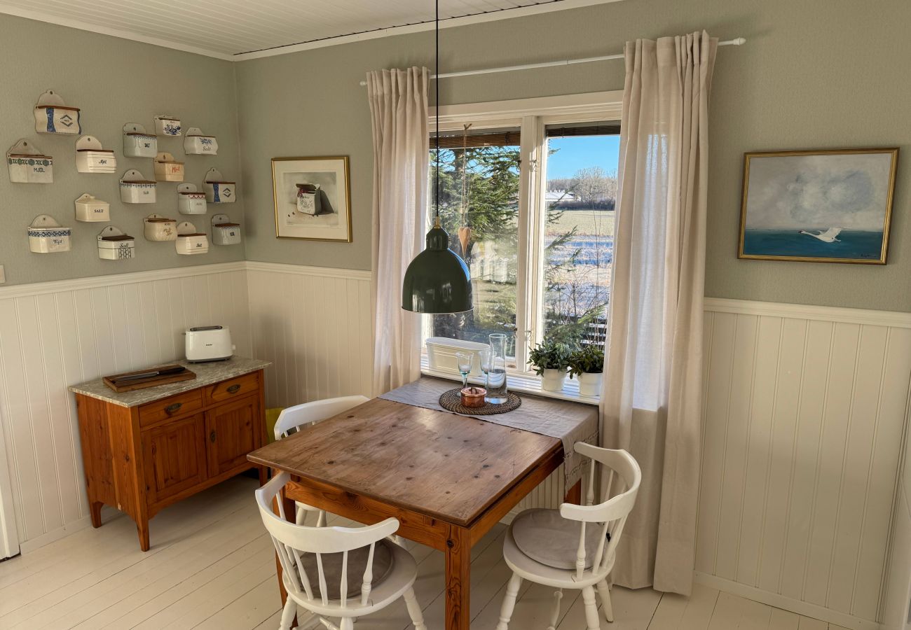 House in Blomstermåla - Modernly furnished holiday home in the Hornsö Nature Park in Småland