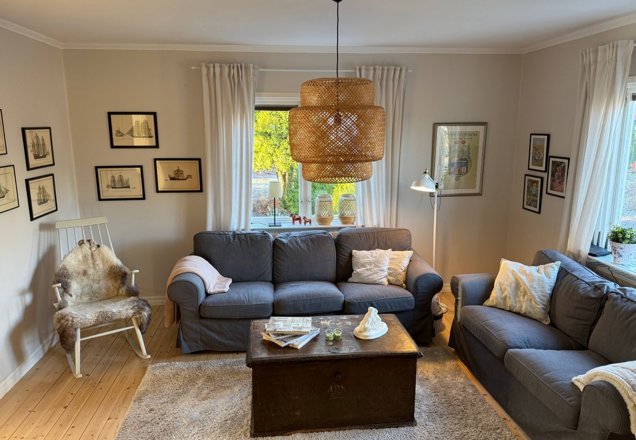 House in Blomstermåla - Modernly furnished holiday home in the Hornsö Nature Park in Småland