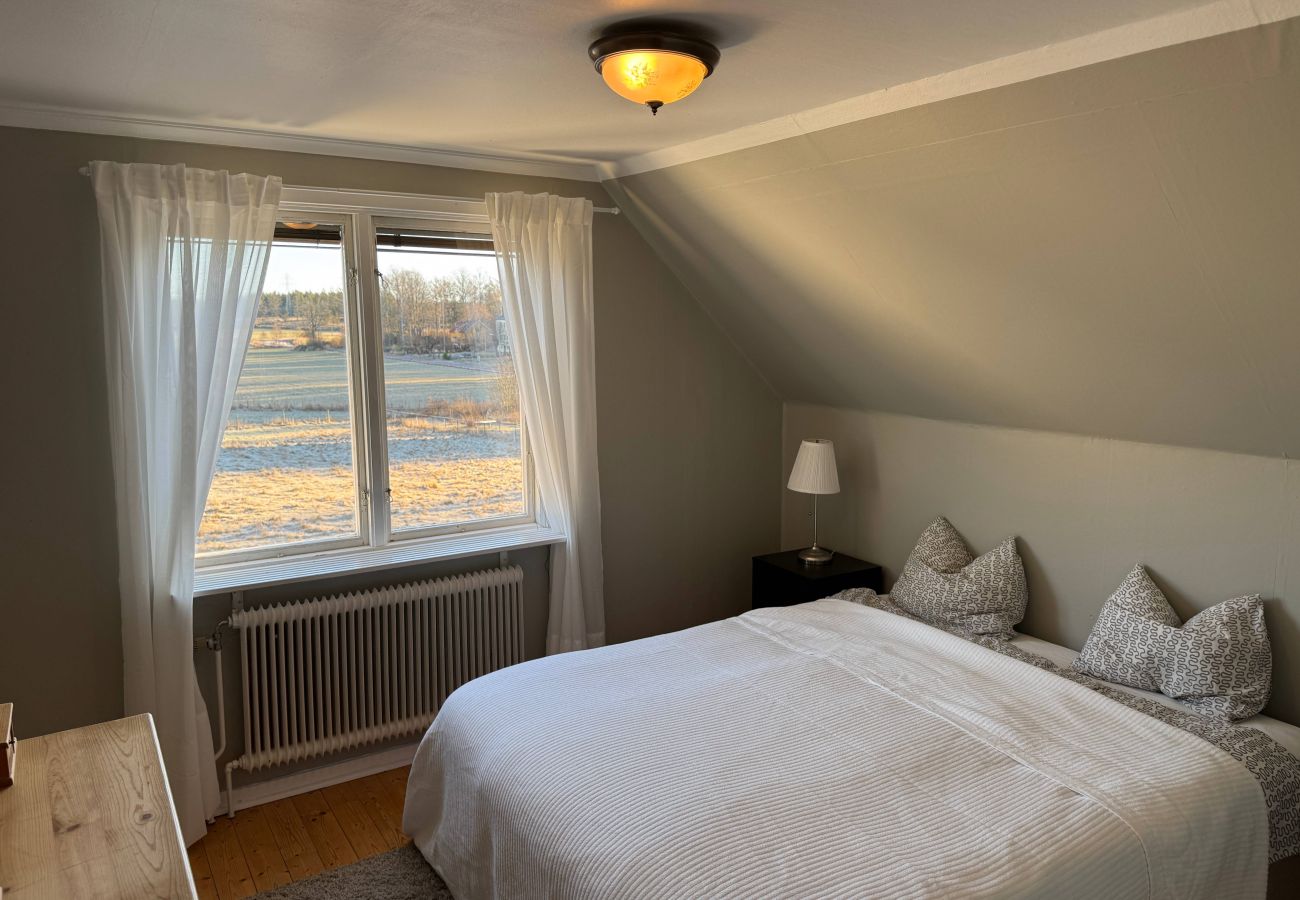 House in Blomstermåla - Modernly furnished holiday home in the Hornsö Nature Park in Småland