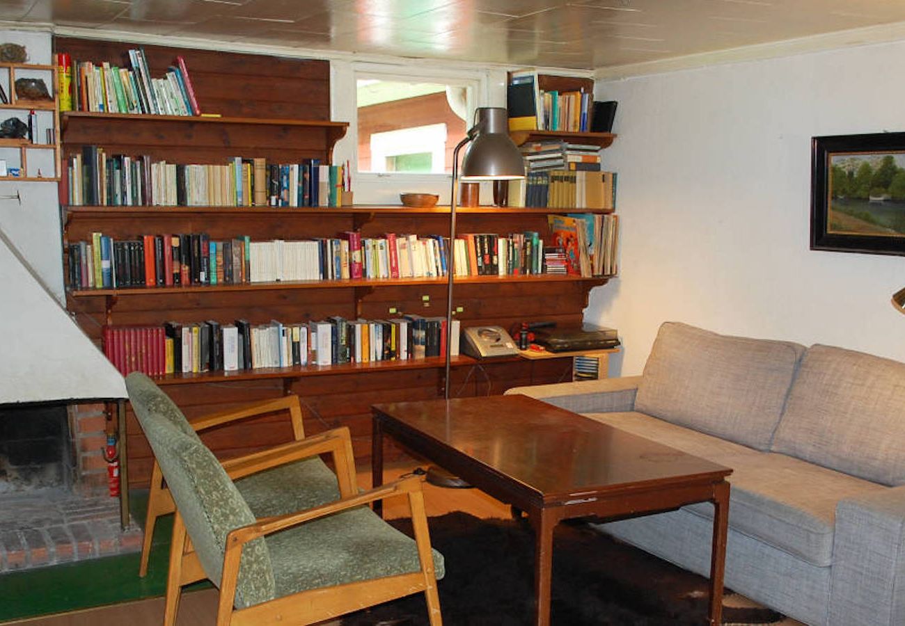 House in Tranås - Nice holiday home on lake property with boat and sauna (can be rented)