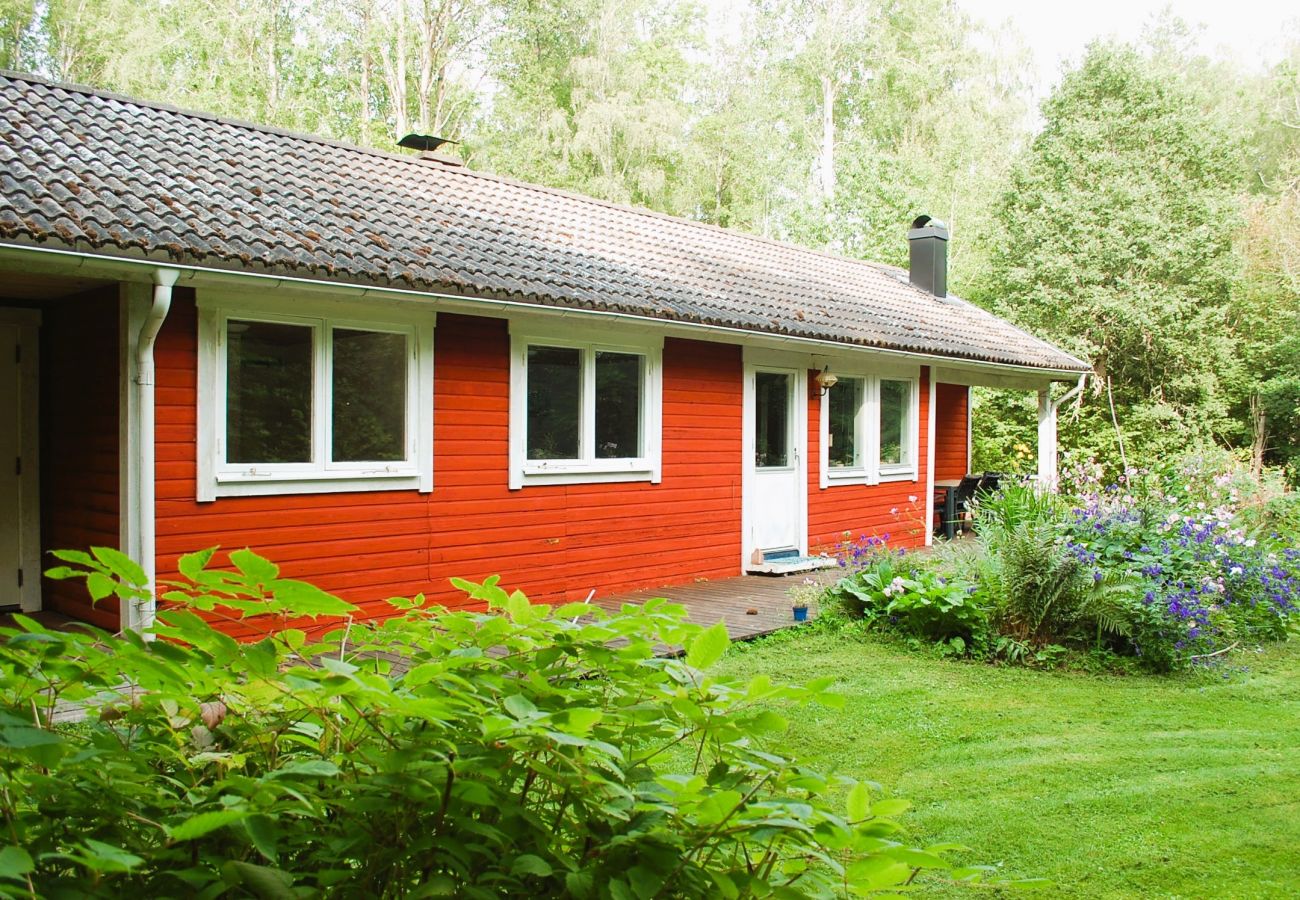 House in Tranås - Nice holiday home on lake property with boat and sauna (can be rented)