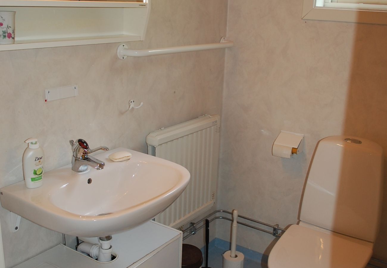 House in Tranås - Nice holiday home on lake property with boat and sauna