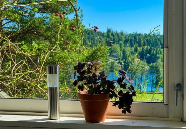 House in Mölnbo - Fully equipped holiday home with wonderful lake view 40 minutes outside Stockholm