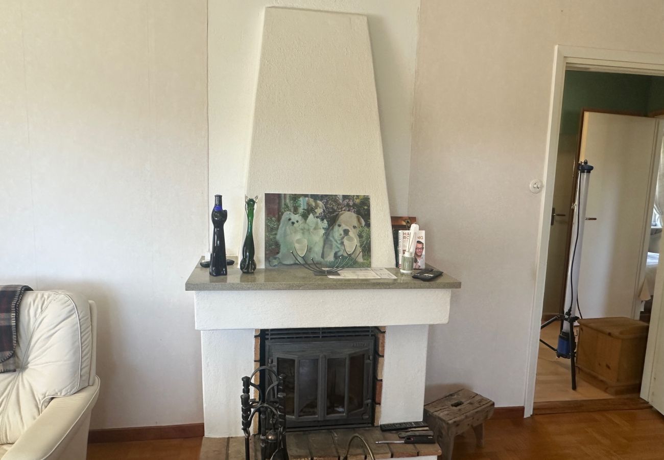 House in Mölnbo - Fully equipped holiday home with wonderful lake view 40 minutes outside Stockholm