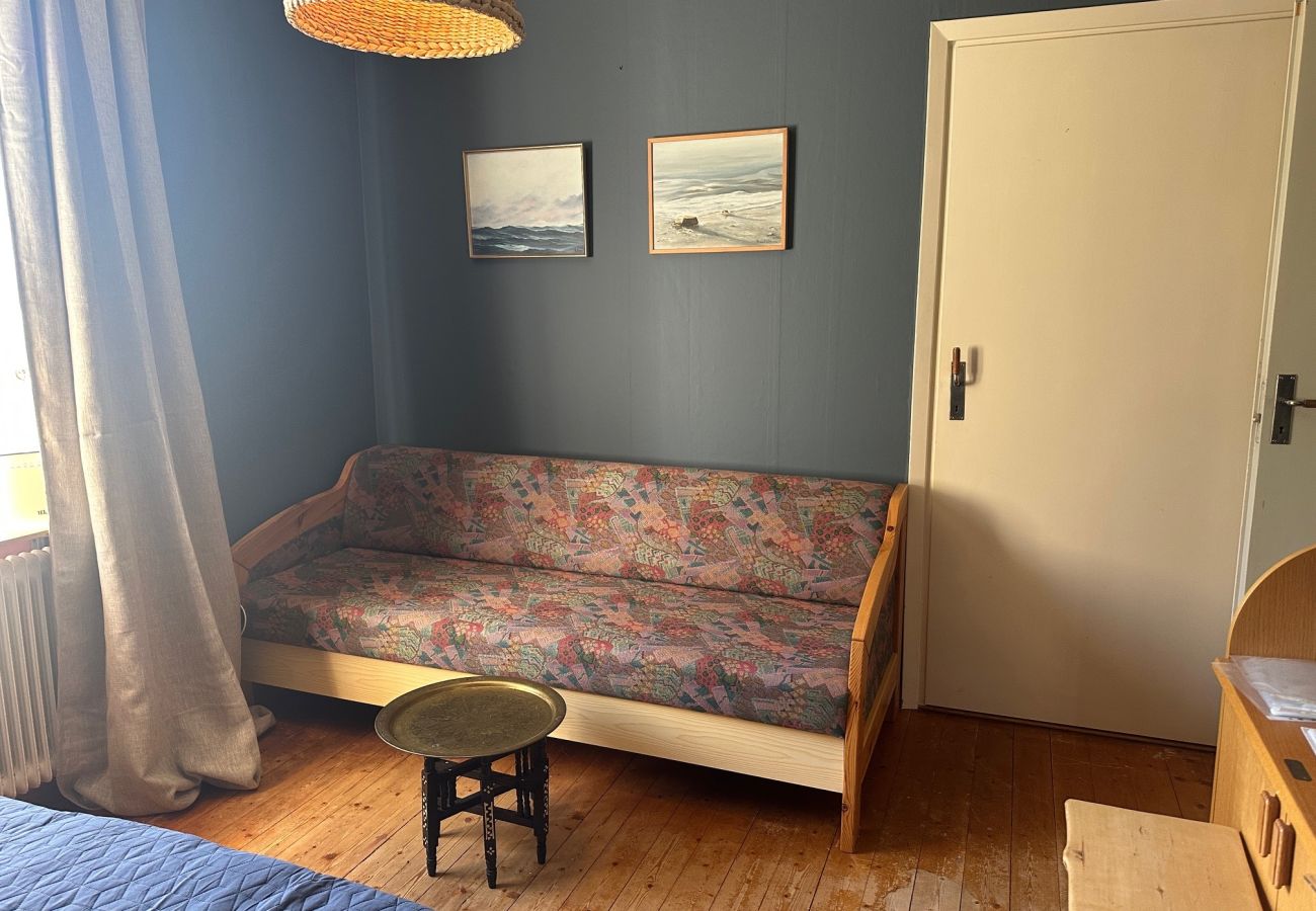 House in Mölnbo - Fully equipped holiday home with wonderful lake view 40 minutes outside Stockholm