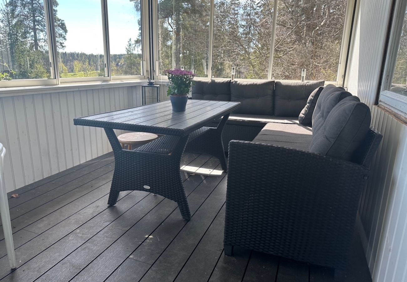 House in Mölnbo - Fully equipped holiday home with wonderful lake view 40 minutes outside Stockholm