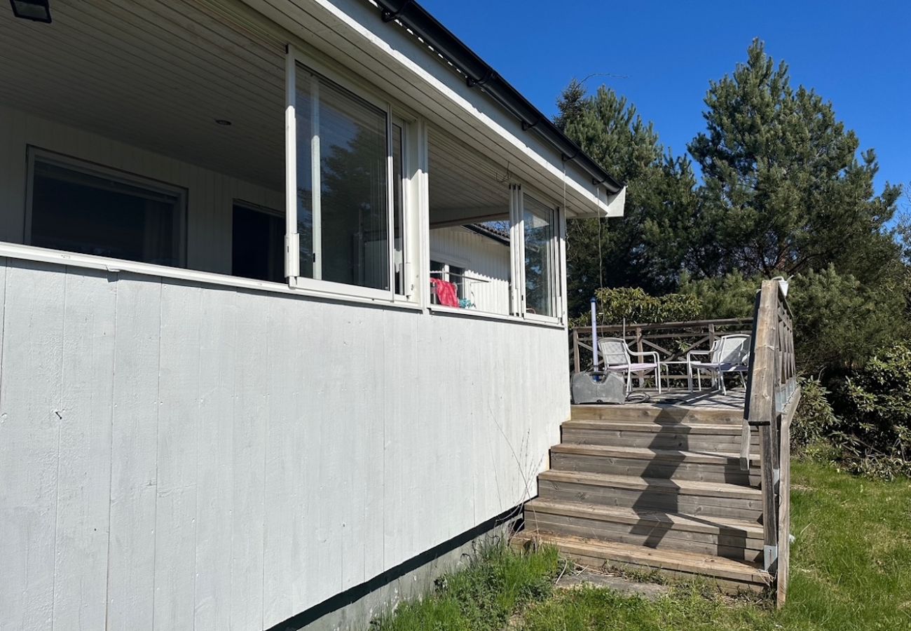 House in Mölnbo - Fully equipped holiday home with wonderful lake view 40 minutes outside Stockholm