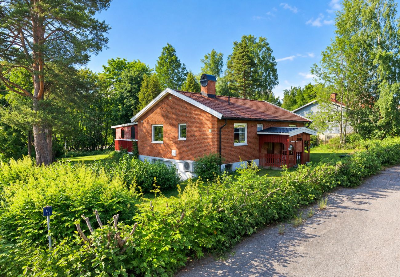 House in Billingsfors - Nice, comfortable holiday home near the salmon lake in the beautiful Dalsland