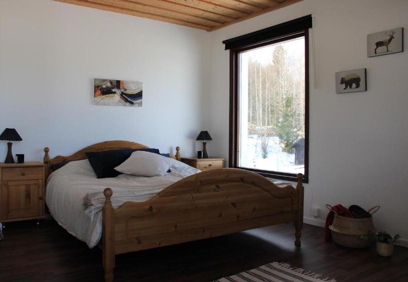 House in Svärdsjö - Red holiday home with panoramic views over the lake