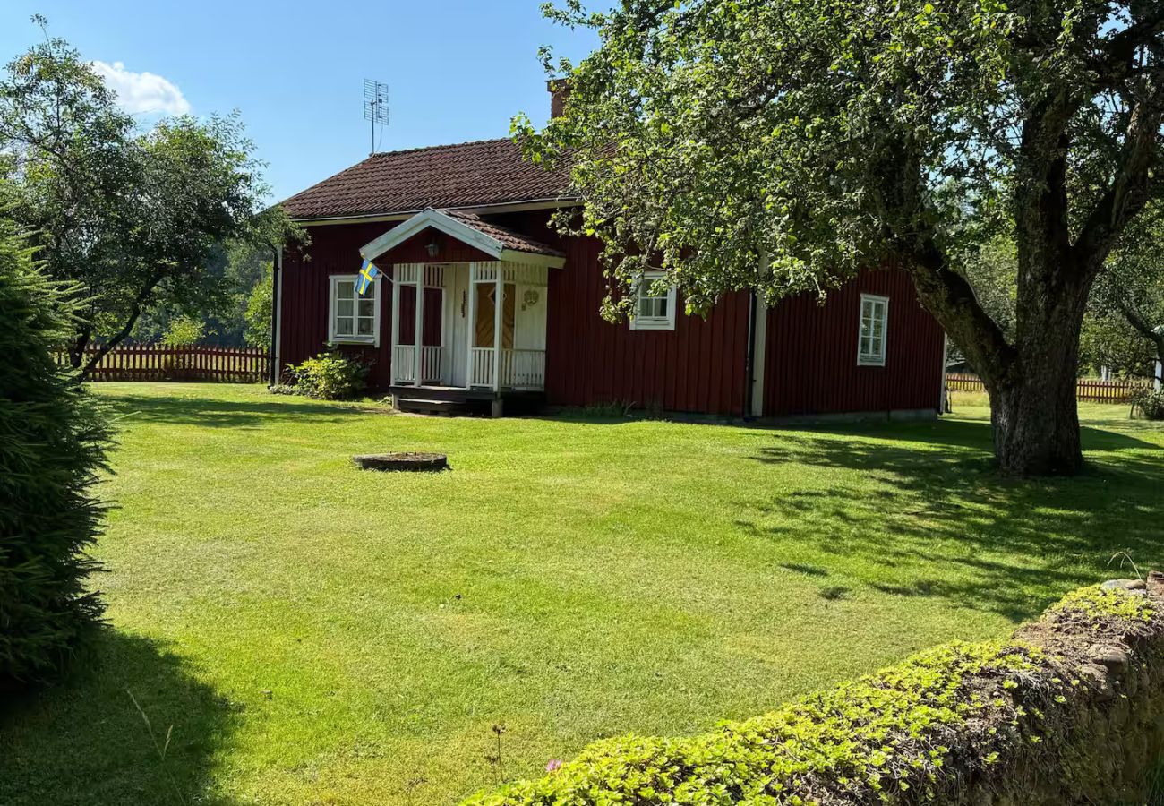 House in Vretstorp - Charming, renovated holiday home in a secluded location a few minutes from the lake