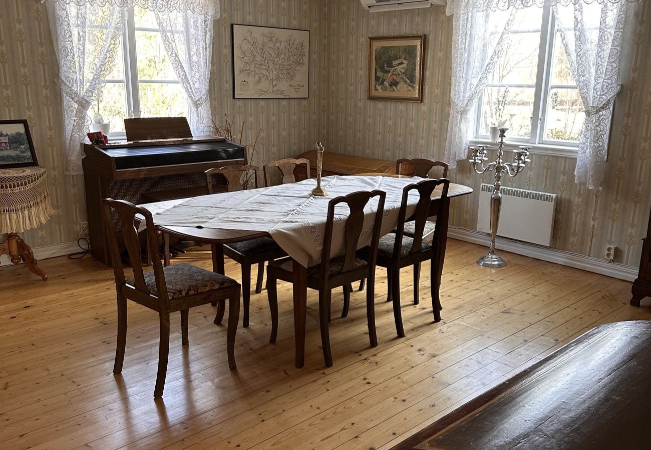 House in Tingsryd - Scenic cottage in the Småland forest with proximity to a lake