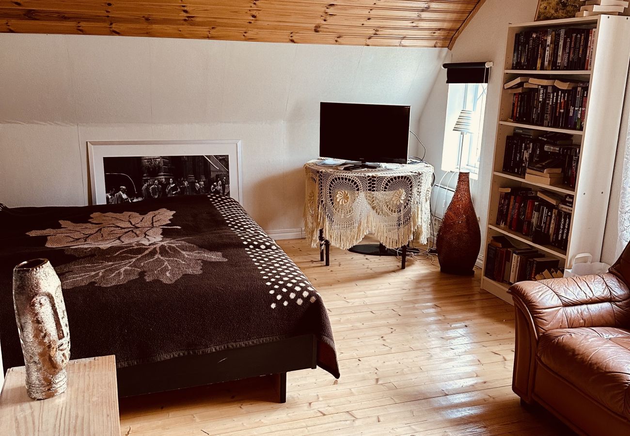 House in Tingsryd - Scenic cottage in the Småland forest with proximity to a lake