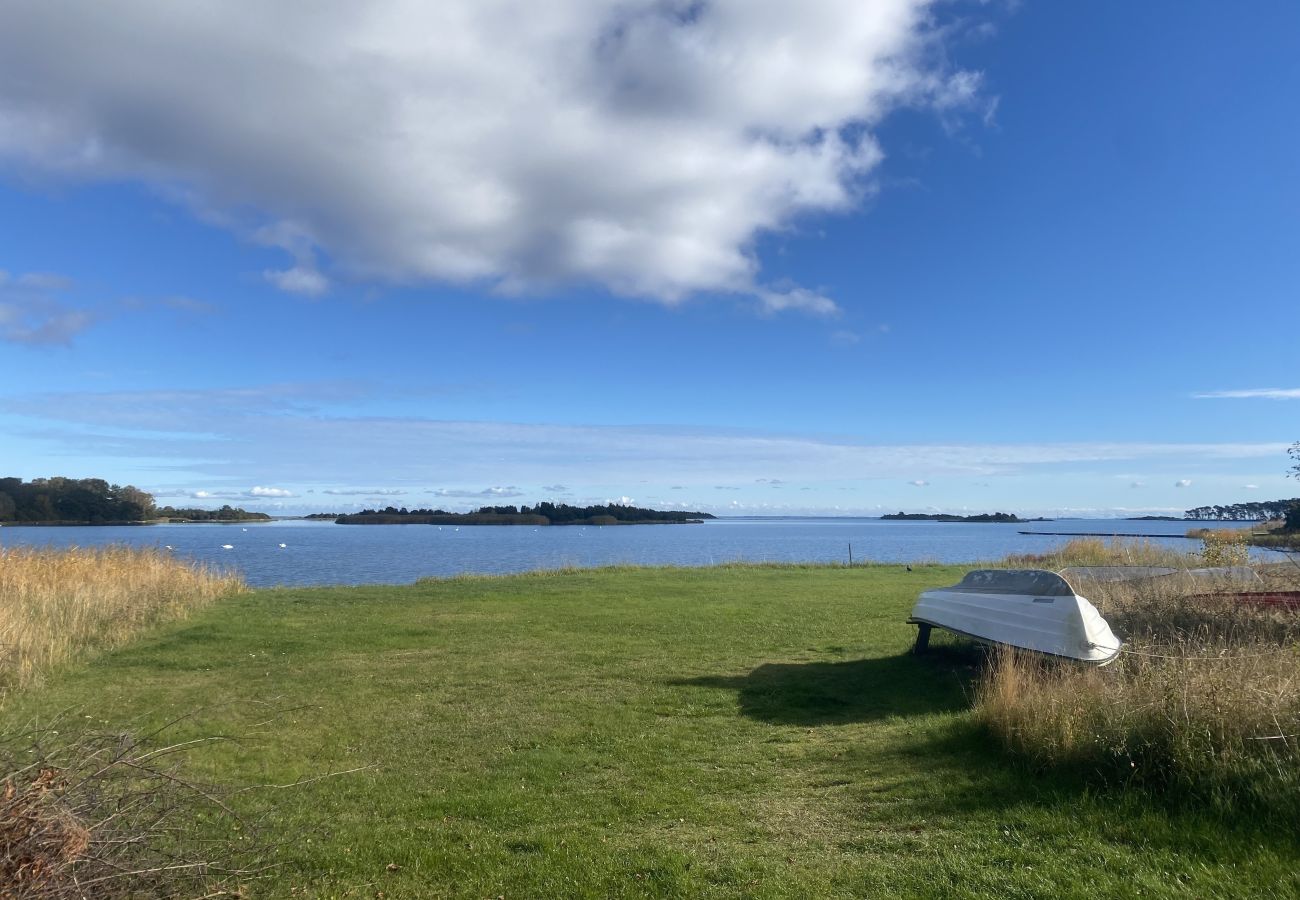 House in Bergkvara - Large holiday home by the sea with sauna, boat and internet