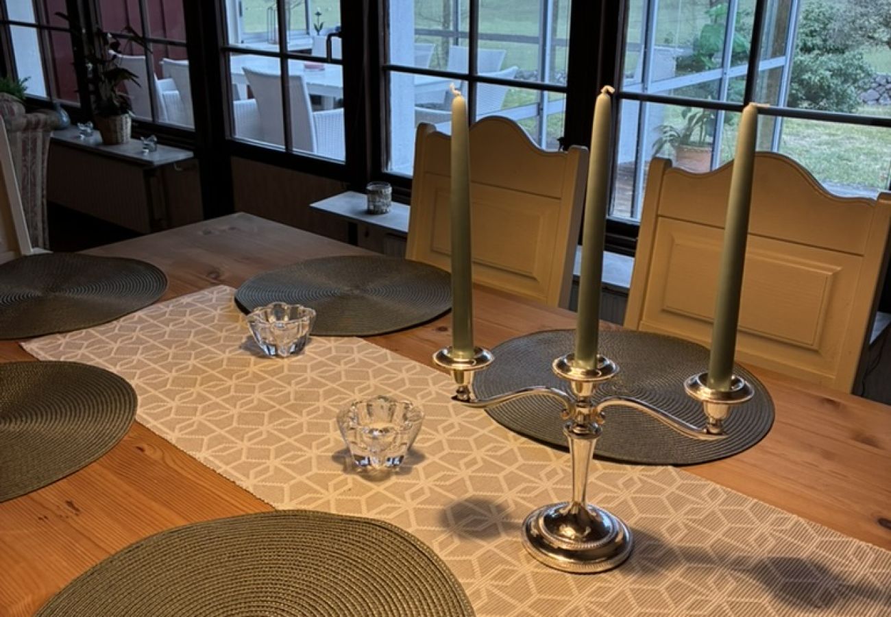 House in Bergkvara - Large holiday home by the sea with sauna, boat and internet