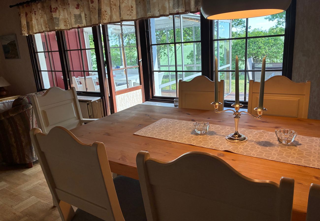 House in Bergkvara - Large holiday home by the sea with sauna, boat and internet