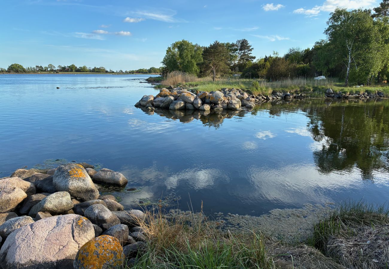 House in Bergkvara - Large holiday home by the sea with sauna, boat and internet