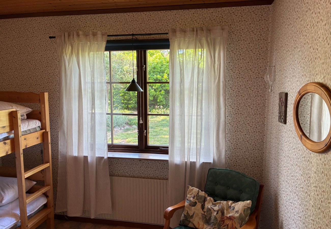 House in Bergkvara - Large holiday home by the sea with sauna, boat and internet
