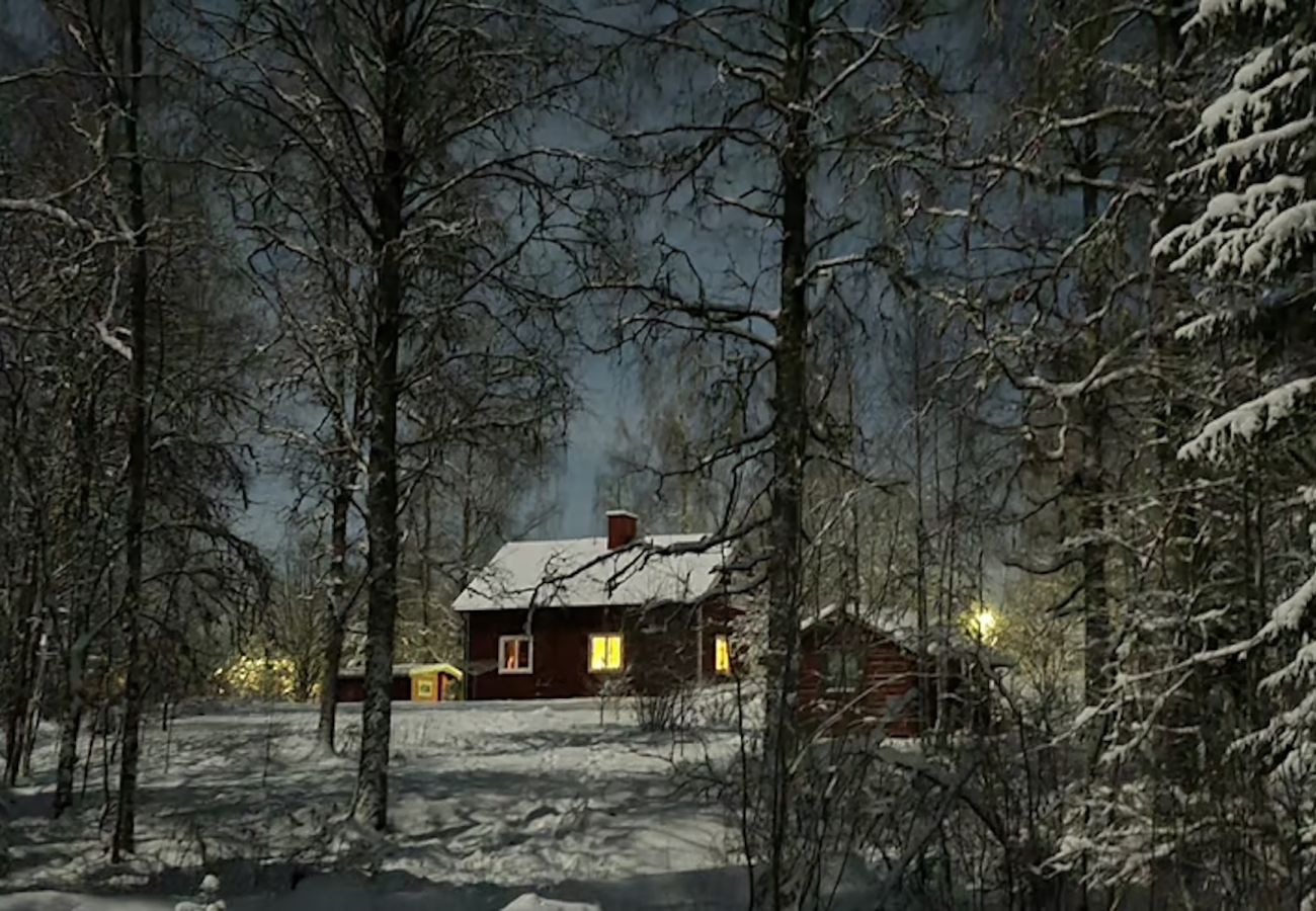 House in Lesjöfors - Holiday in the forest by a small lake in Värmland