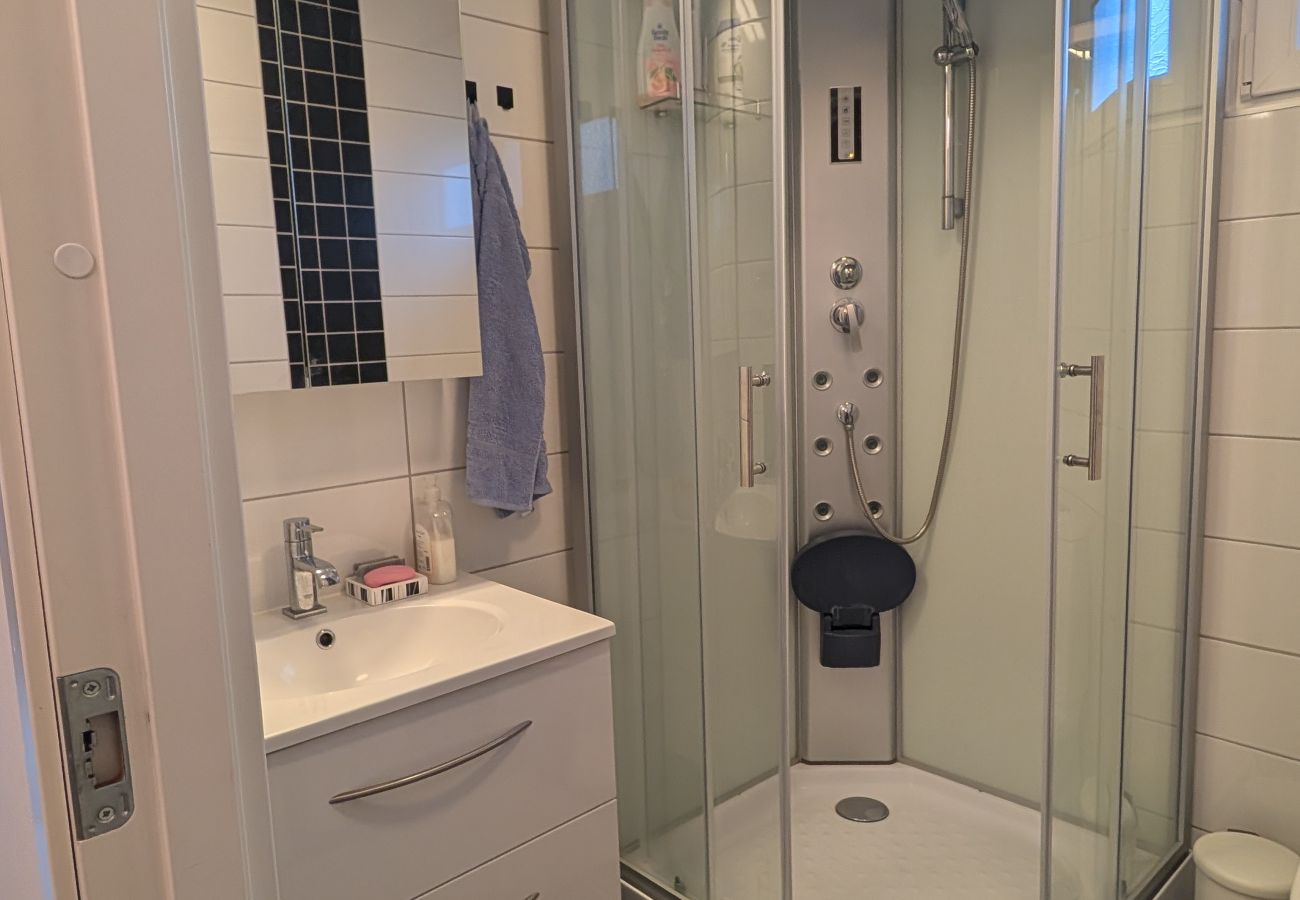 House in Uddevalla - West Coast holiday on the fjord with sea view