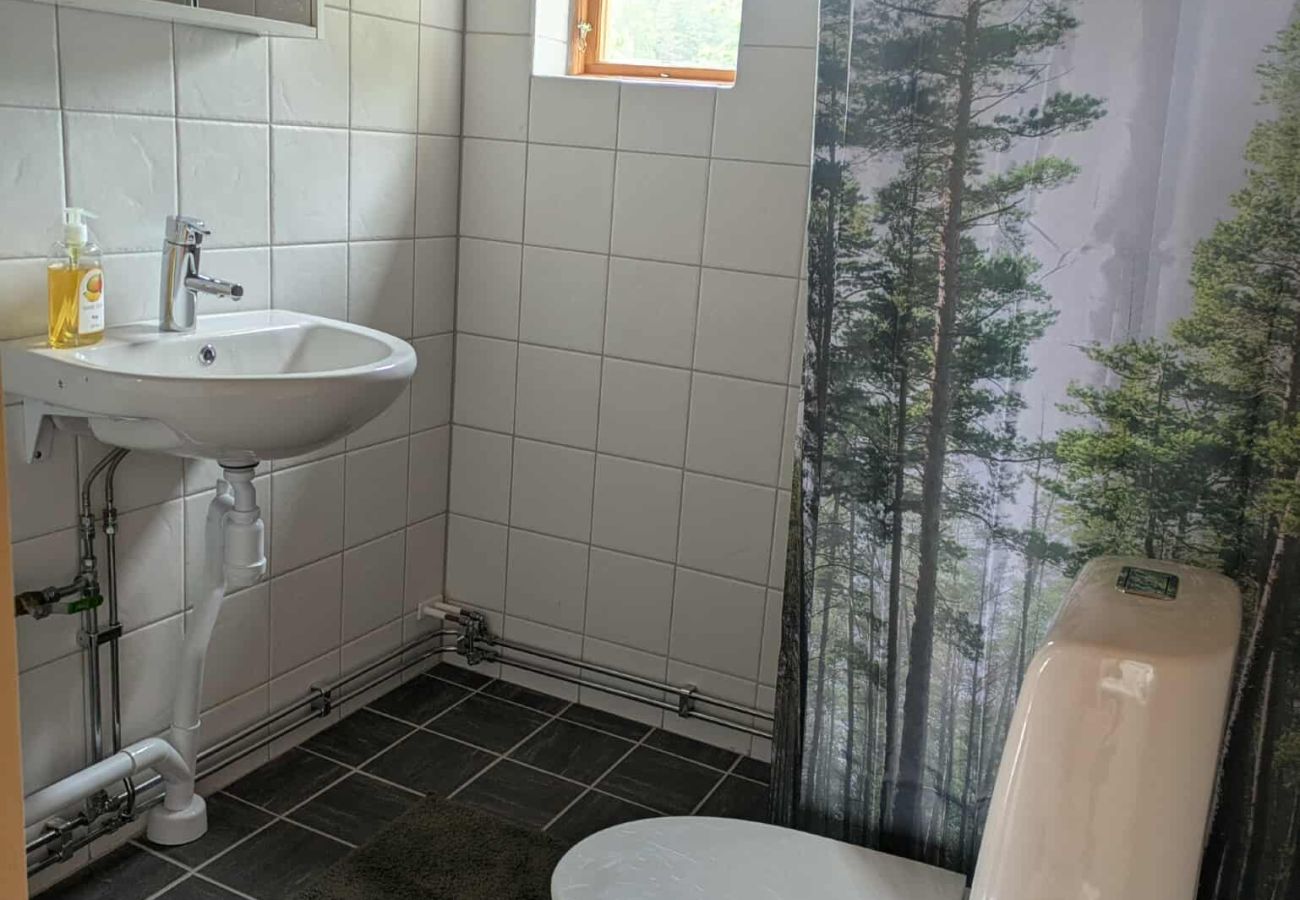 House in Horn - Beautifully situated log cabin from 2025 with lake view