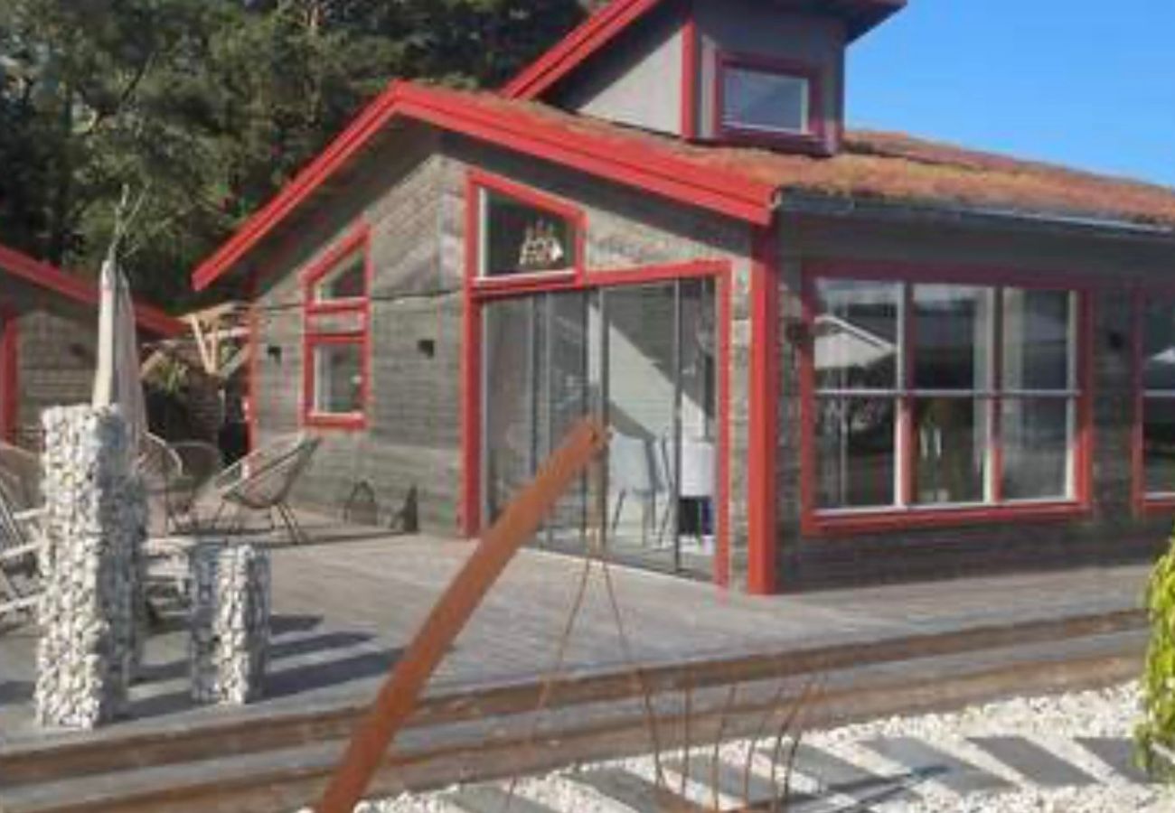 House in Skummeslövsstrand - Two newly built holiday homes with spa on the west coast