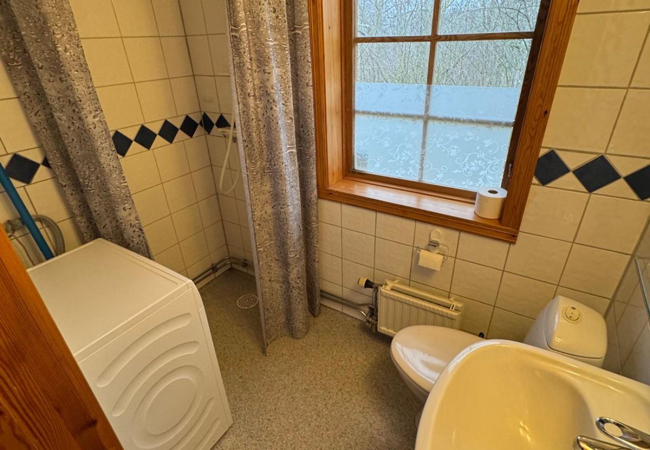 House in Sexdrega - Beautiful holiday home near the lake, with sauna, internet and boat